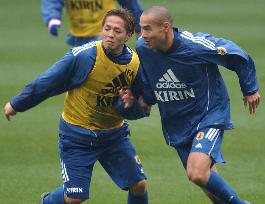 (2)Japan braces for friendly match against Uruguay